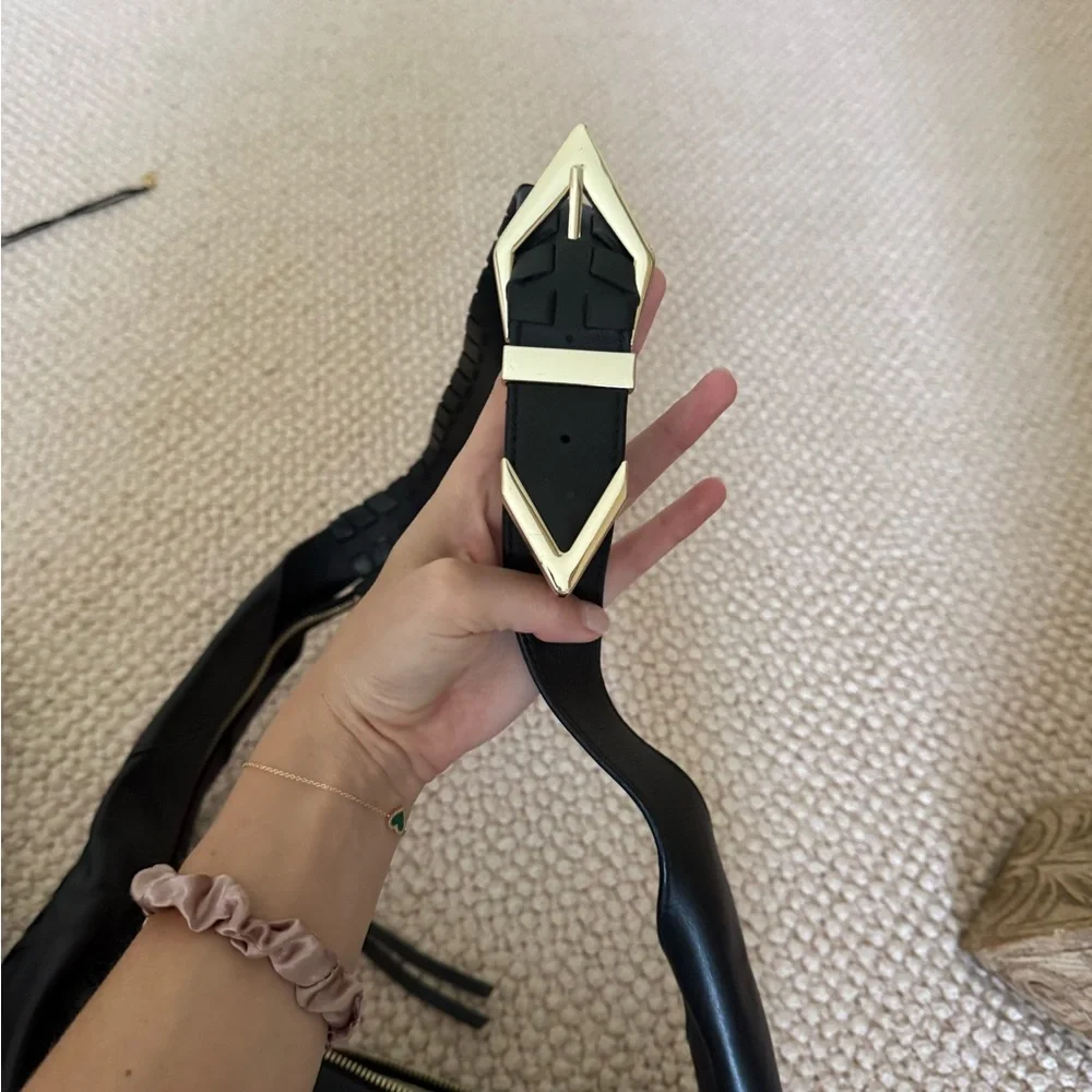 Vince Camuto sleek black